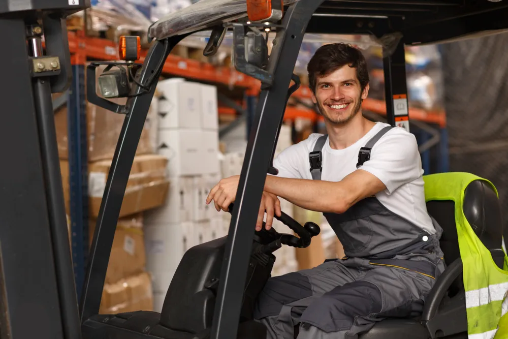 Na co zwrócić uwagę wynajmując wózek widłowy? Get-A-Truck