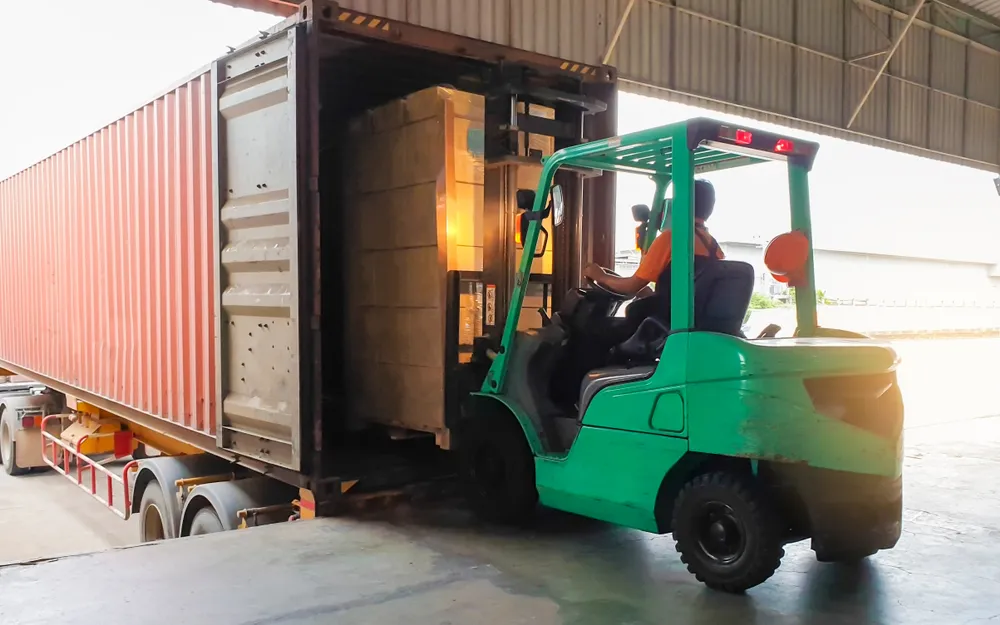 Prawidłowy transport wózków widłowyc - get-a-truck.pl